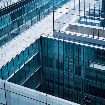 Elegant afwerking Custom gehard glas gordijnwand voor Home Office Commerciële