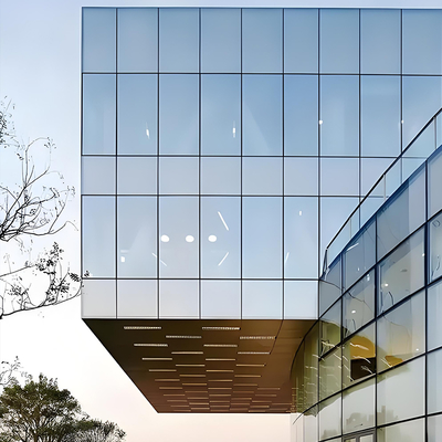 UV-bestendigheid Ja Geüniteerde Vliesgevel met Drielaags Gehard Glas en vasteland Top Hardware